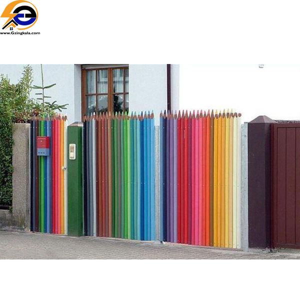 درب حیاط مداد رنگی