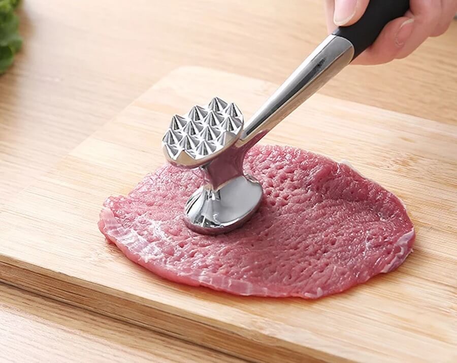 کوبیدن گوشت برای پخت آسان تر