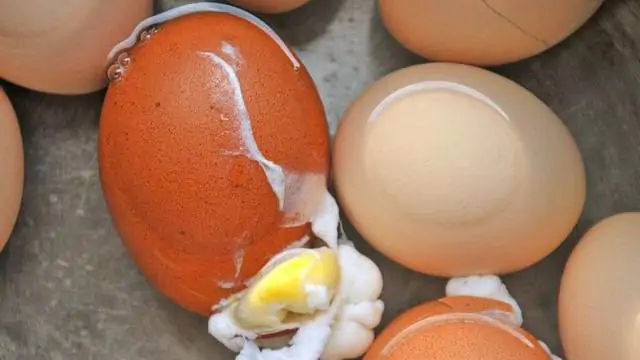 علت ترکیدن تخم مرغ آب پز چیست؟